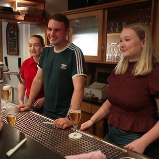 Einmal Gast, einmal Wirt: Dorfkneipe in Eigenregie