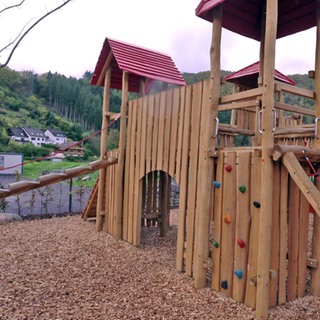 Neuer Spielplatz im Ahrtal