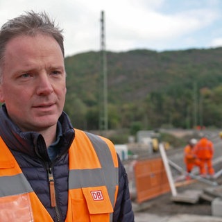 Christian Sauer von der DB InfraGO ist der Gesamtprojektleiter für den Wiederaufbau der Ahrtal-Bahn