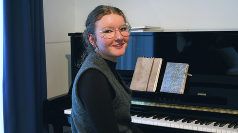 Leni Hornbach am Klavier