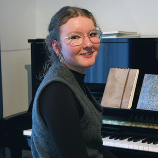 Leni Hornbach am Klavier