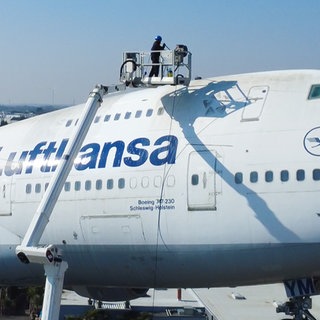 Frühjahrsputz auf der ausgestellten Boeing 747 im Technikmuseum Speyer