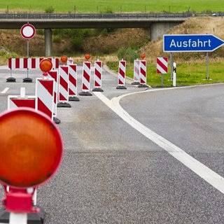Autobahnabfahrt aufgrund einer Baulücke der A1 in Mehren