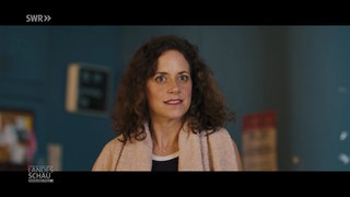 Beate Macht als Komparsin in einem Film