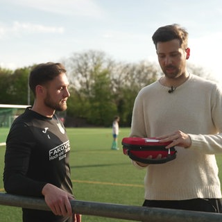 Jonas Hofmann und Niklas Grimm wurden bei einem Fußballspiel zu Lebensrettern.