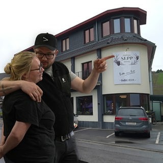Zusammen mit ihrem Freund startet Franzi neu und eröffnet einen Gasthof in Dernau.