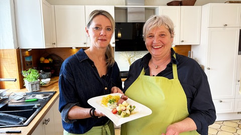 Susanne Nett kocht zusammen mit Angelika Rump.