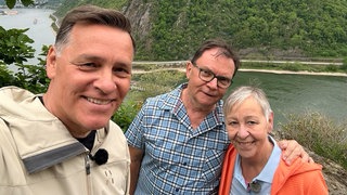 Linda Lechthaler-Herz und Ludwig Herz bei ihrer Wanderung durchs Mittelrheintal mit Holger Wienpahl