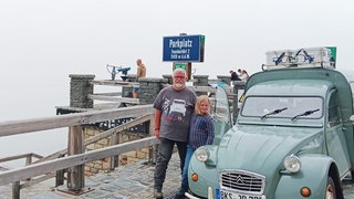 Christoph und sein Sohn Michel touren mit der umgebauten Ente bis nach Italien.