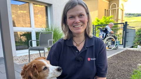 Sabine Jakubowski mit Hündin Amy