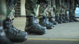 Wehrdienst – ja oder nein? Was die junge Generation umtreibt