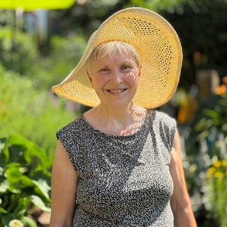 Sie pflegt und hegt den Klostergarten: Bärbel Nittner