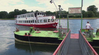 Das Ausflugsschiff Pfälzerland an der Anlegestelle in Speyer.