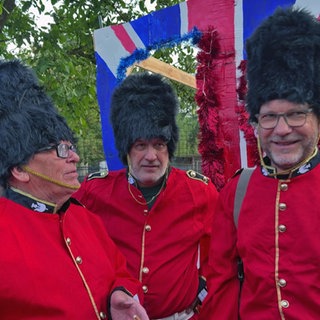 Drei "Beefeater" bei der Rimschweiler Kerb
