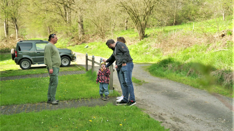 Hierzuland Ahlbach Nachbarn