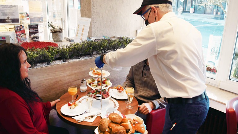 Emmelshausen - Im Café