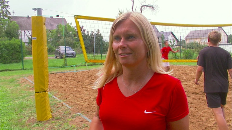 Volleyballfeld Mittelstrimmig
