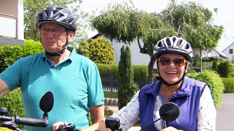 Lieg - Ehepaar Pies auf dem Fahrrad