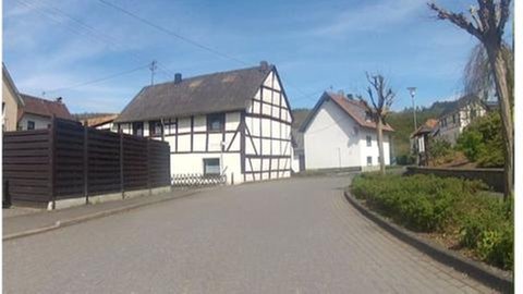 Ahrstraße in Müsch