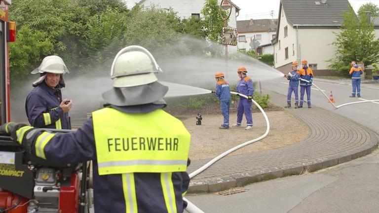 Feuerwehrtruppe in Krümmel.
