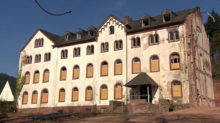 altes Kloster in Föhren