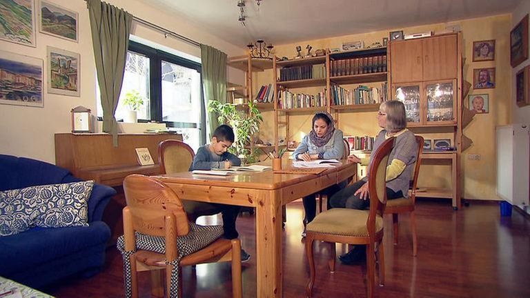 Virneburg - Renate Theuring und Frau Seddiqi
