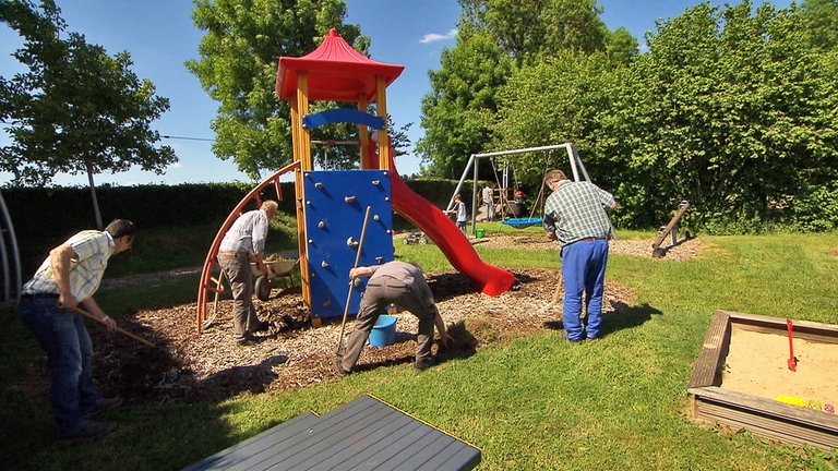 Hierzuland Emmelbaum Spielplatz