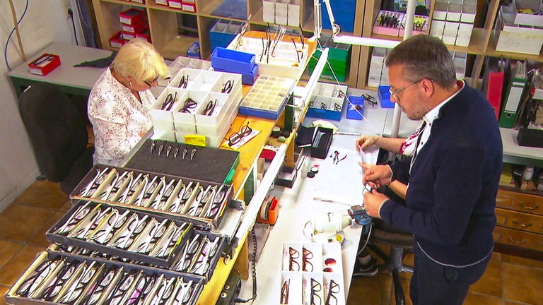 Hierzuland Nitz, Optiker