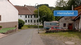 Hierzuland Eckersweiler Dorfstraße Schild
