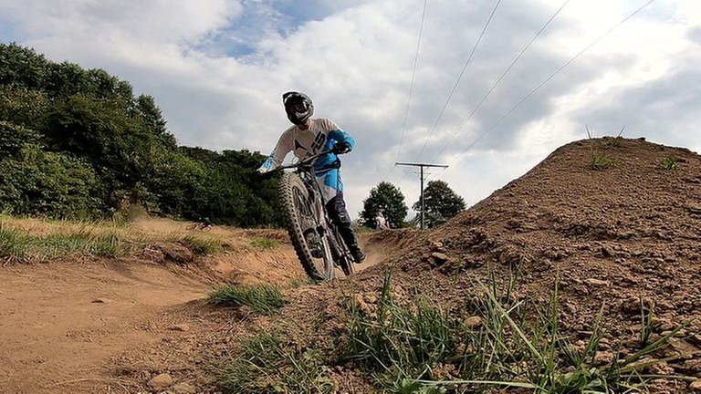 Downhill-Fahrer