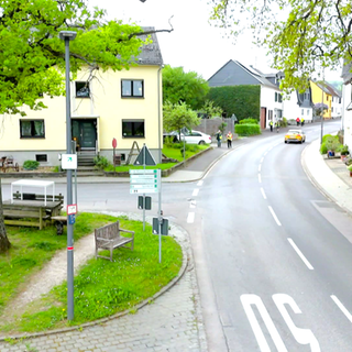 Die Bahnhofstraße in Ellern.