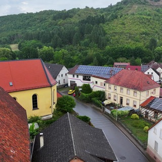 Dorf und Schmalfelder Hof in Bayerfeld-Steckweiler