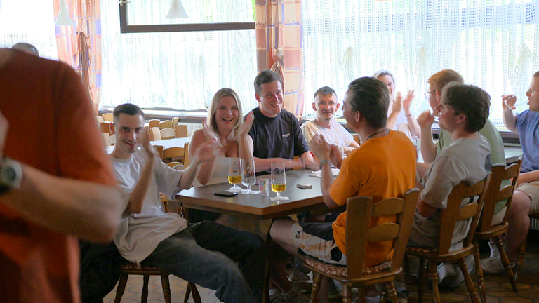 Gäste in der Pilsstube Herweck