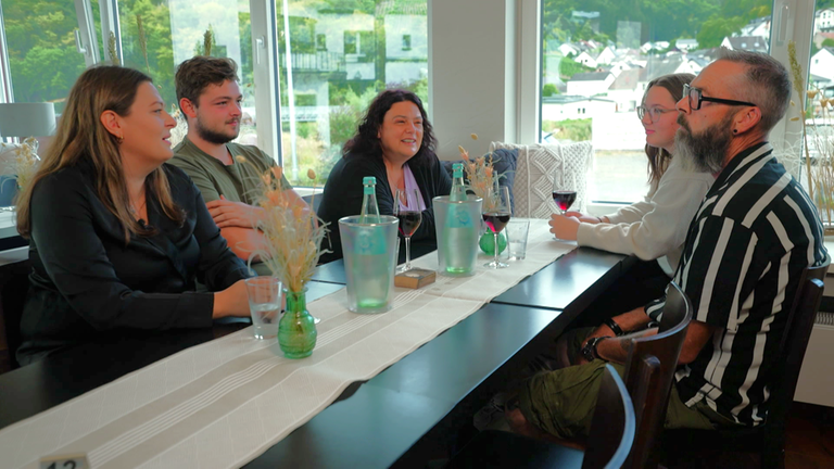 Annabell Stodden mit ihrer Familie und ihrem Freund