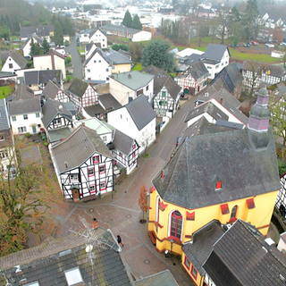 Die Scheurener Straße in Scheuren