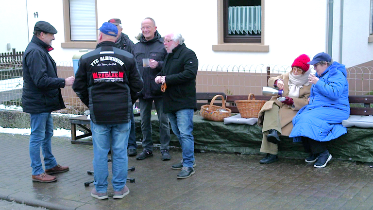Anwohnertreffen von den "Rechtspremmern"