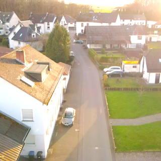 Die Schulstraße in Dockweiler