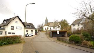 Die Talstraße in Schauren