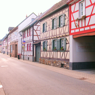 Die Hauptstraße in Waldorf