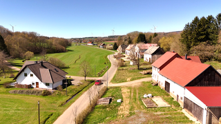 Die Brunnensstraße in Brücken