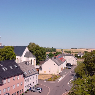 Die Raiffeisenstraße in Merzkirchen