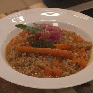 Hafer-Risotto mit Salbei und Pancetta.