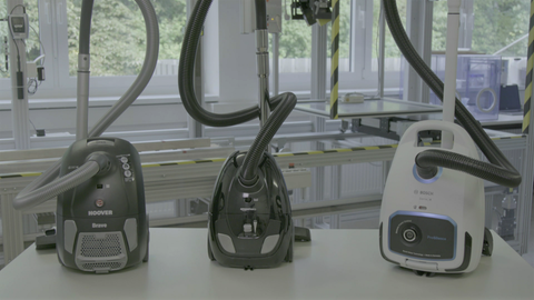 Staubsauger von Amazon, Hoover und Bosch nebeneinander.