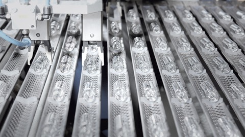 Das Mainzer Unternehmen Schott stellt Milliarden von Fläschchen für Corona-Impfstoffe her.