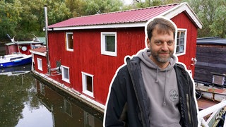 Ole Grigoleit wohnt nicht nur auf einem Hausboot, sondern besitzt auch den Hafen drumherum.