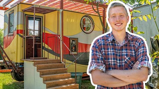 Mit Anfang 20 hat sich Julius den Traum vom eigenen Haus erfüllt und einen alten LKW-Anhänge zum Tiny House umgebaut.