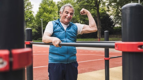 Studie zeigt: Selbst im hohen Alter lässt sich mit einem achtwöchigen Krafttraining die Maximalkraft um durchschnittlich 180 Prozent verbessern
